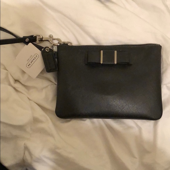 Handbags - Authentic coach wristlet